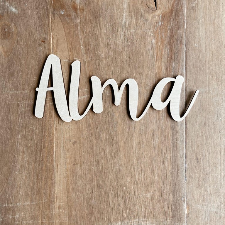 Nombre de madera personalizado para decorar habitación de bebé