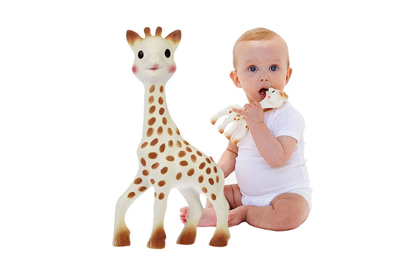 Sophie la jirafa fotografías e imágenes de alta resolución - Alamy